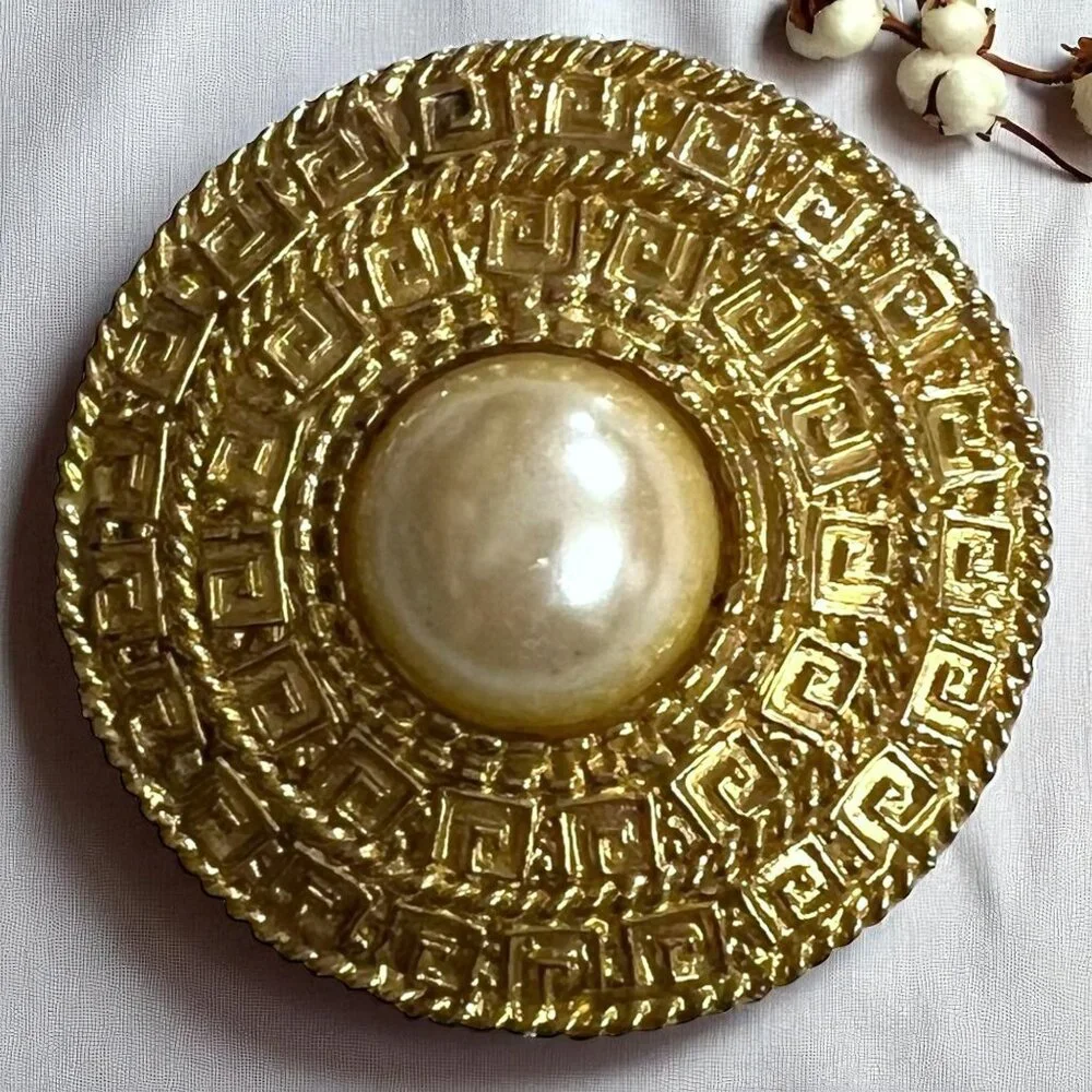 Vintage M JENT Gold Medallion‎ Brooch Faux Pearl & Greek Key Design MCM Pin